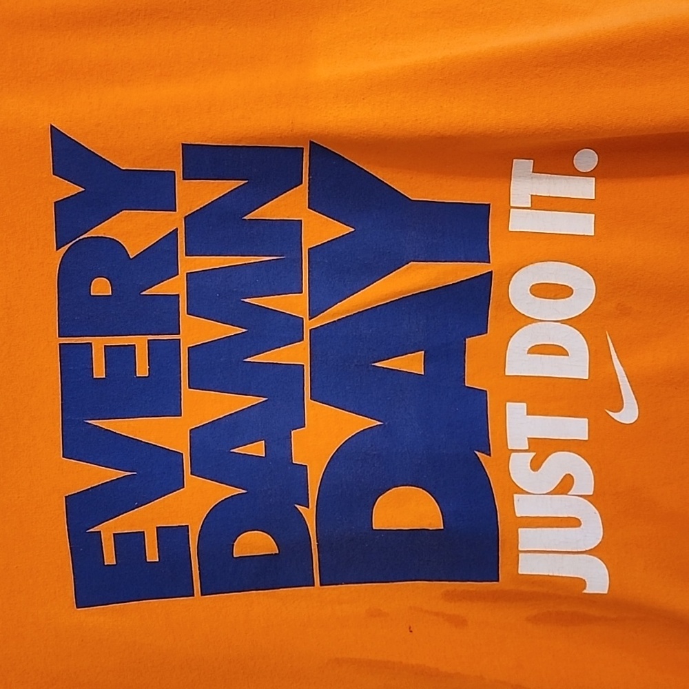 Mens Nike t shirt